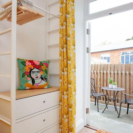 2 Central, Spacious, Apartment With Private Patio シドマウス エクステリア 写真