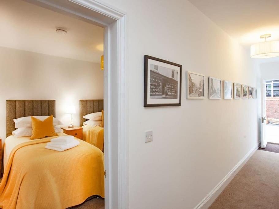 2 Central, Spacious, Apartment With Private Patio シドマウス エクステリア 写真